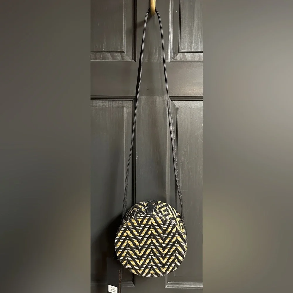 Lionel Round Straw & Faux Leather Crossbody Chevron Pattern Black, Tan, & White